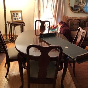 Cherry Wood Dining room table & Chairs